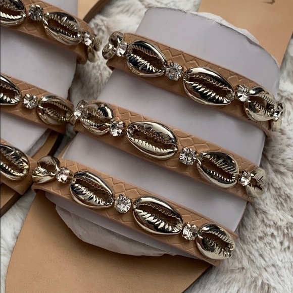 I.N.C. Cowrie Flats - Picture 2 of 5